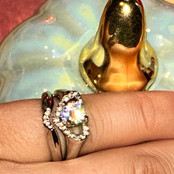 Lab created diamond 💎 18k white gold plated size 7 band and ring 💍 - Picture 5 of 8